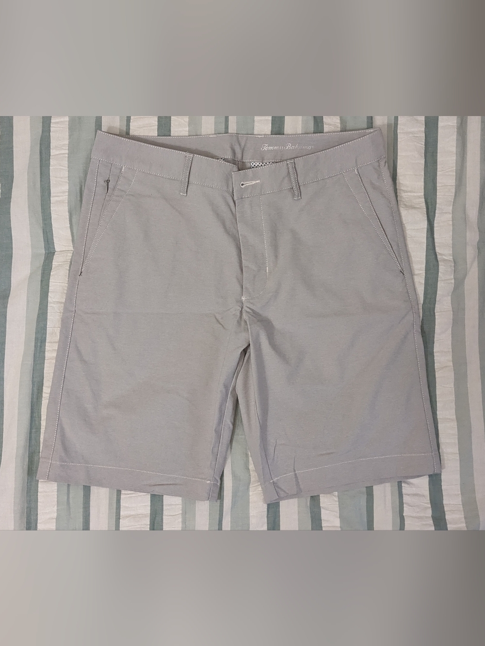 Men's Tommy Bahama Chip Shot  Flat Front 10" Shorts Bala Shark Waist Size 32